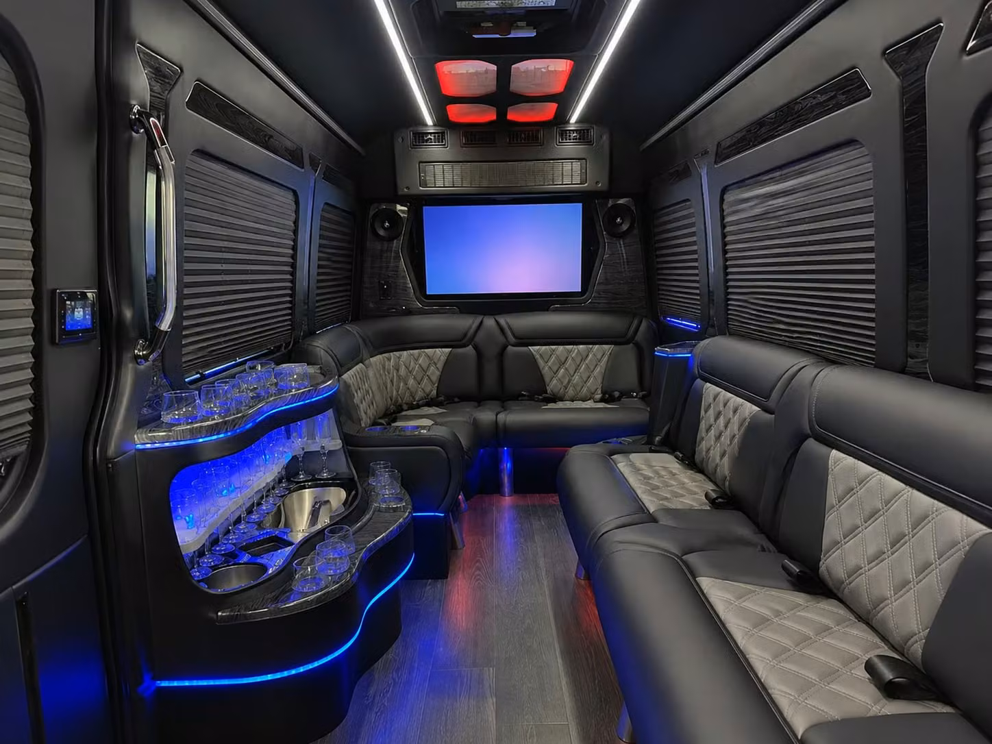 we help you compare corporate event buses for team building and off sites